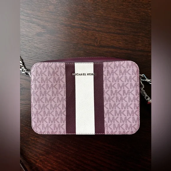 Michael Kors Jet Set Medium Logo Camera Bag in Royal Pink Multi - Picture 3 of 9